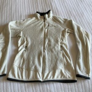 Patagonia size medium zip sweater